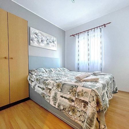 Apartments Capic Z Baska  Luaran gambar
